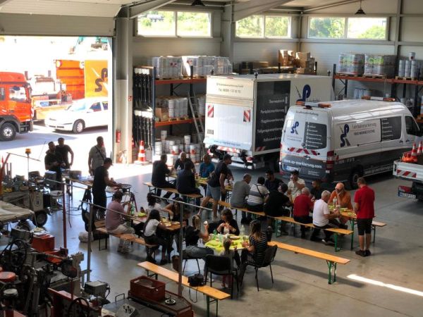 Betriebsfest im SP-Werk Wehrheim – Team und Fuhrpark